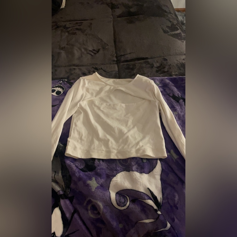 Long sleeve, white cut out shirt